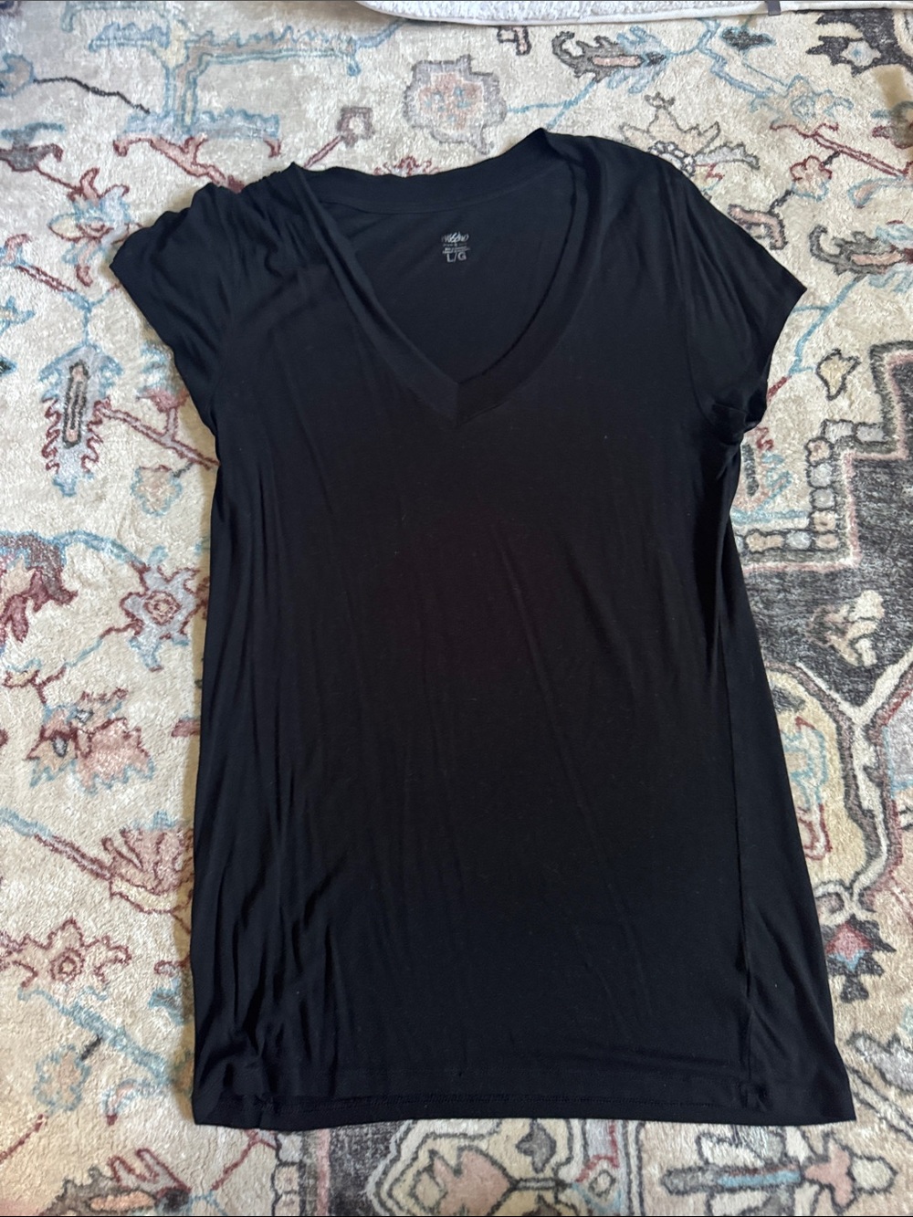 Everyday V-Neck Short Sleeve Tee - Black - Size LG